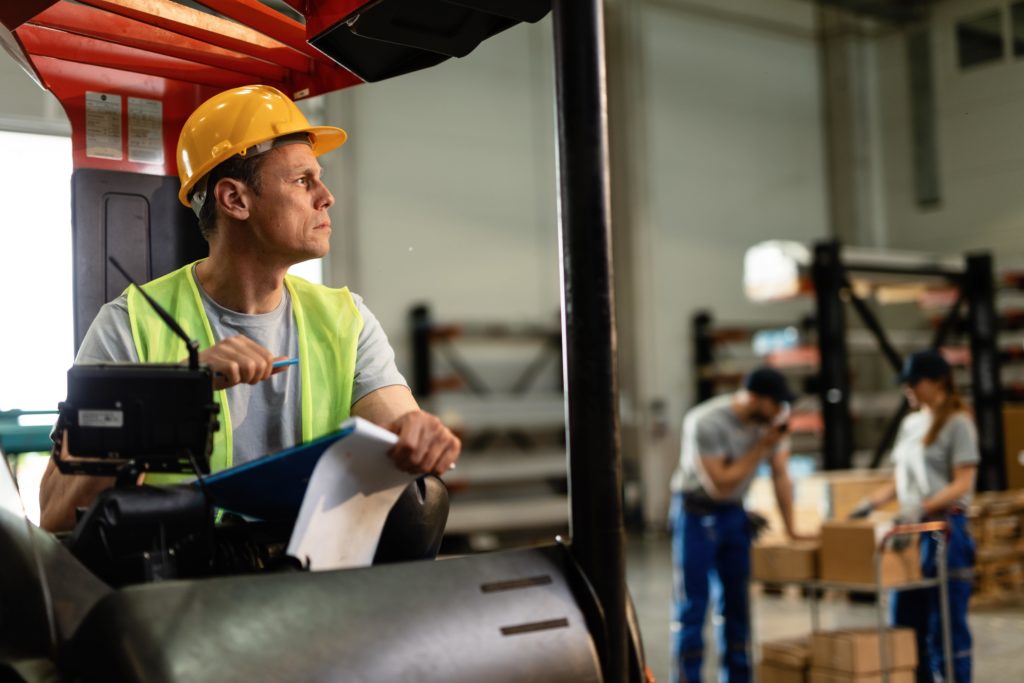 Le Supply Chain Manager, clé de la performance logistique dans l'industrie.