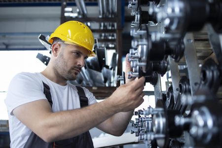 Gestion de la GMAO par un technicien par l'ERP d'Open-Prod dans une industrie