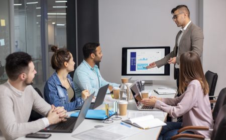 modern-equipped-computer-lab Le CRM de l'ERP d'Open-Prod vous permet d'optimiser vos actions commerciales, de garder le contrôle avec l'application mobile.